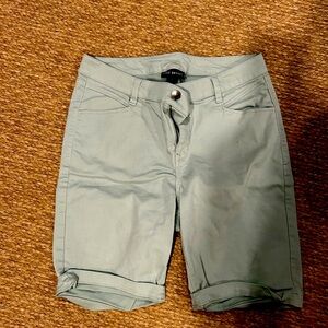 Lane Bryant shorts MINT color. Size 14